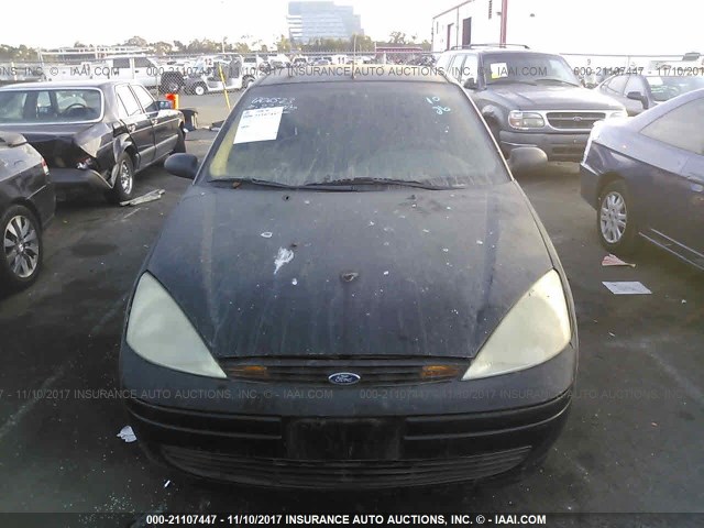 1FAFP3437YW165893 - 2000 FORD FOCUS SE/SE SPORT BLACK photo 6