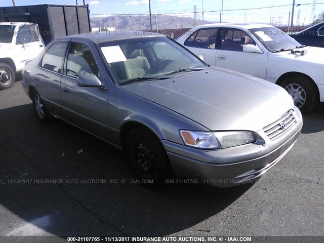 4T1BG22K7XU564676 - 1999 TOYOTA CAMRY CE/LE/XLE 灰色 照片 1