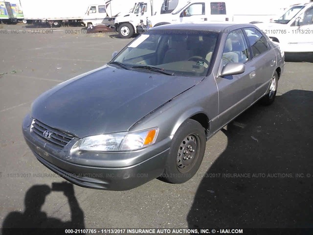 4T1BG22K7XU564676 - 1999 TOYOTA CAMRY CE/LE/XLE 灰色 照片 2