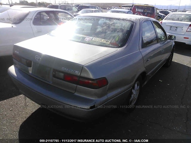 4T1BG22K7XU564676 - 1999 TOYOTA CAMRY CE/LE/XLE 灰色 照片 4