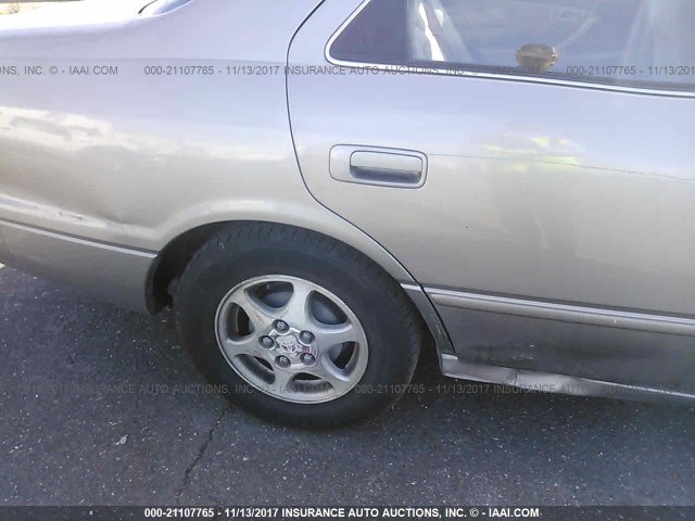4T1BG22K7XU564676 - 1999 TOYOTA CAMRY CE/LE/XLE 灰色 照片 6