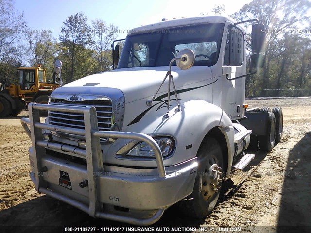 1FUJA6CV43LL96747 - 2003 FREIGHTLINER COLUMBIA COLUMBIA WHITE photo 2