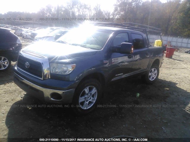 5TBDV54177S467998 - 2007 TOYOTA TUNDRA CREWMAX SR5 GRAY photo 2