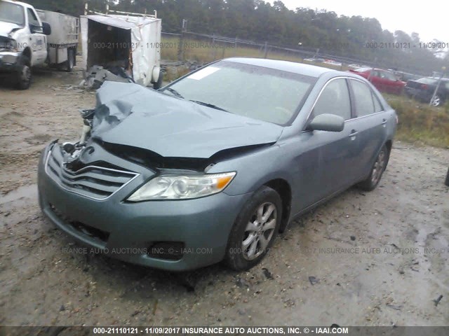 4T1BF3EK8BU655050 - 2011 TOYOTA CAMRY SE/LE/XLE GREEN photo 2