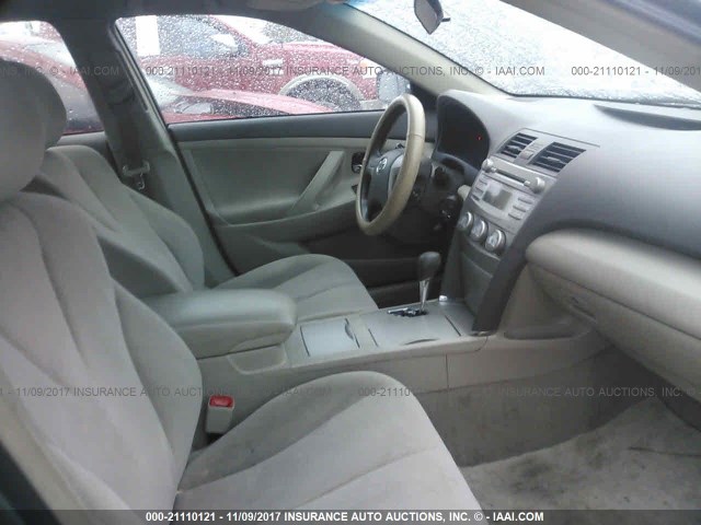 4T1BF3EK8BU655050 - 2011 TOYOTA CAMRY SE/LE/XLE GREEN photo 5