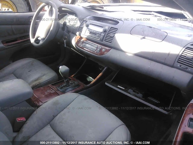 4T1BF32K33U036152 - 2003 TOYOTA CAMRY LE/XLE/SE Gümüş foto 5
