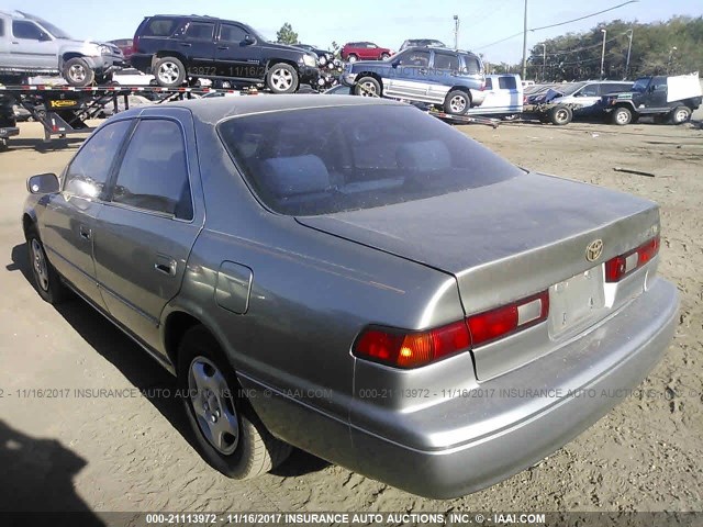 4T1BG22K8VU141635 - 1997 TOYOTA CAMRY CE/LE/XLE ოქროსფერი ფოტო 3