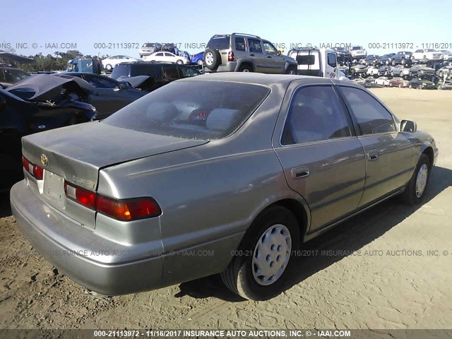 4T1BG22K8VU141635 - 1997 TOYOTA CAMRY CE/LE/XLE GOLD photo 4