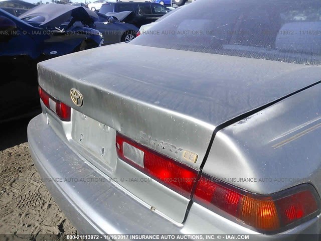 4T1BG22K8VU141635 - 1997 TOYOTA CAMRY CE/LE/XLE ოქროსფერი ფოტო 6