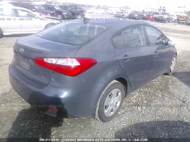 KNAFX4A63F5320289 - 2015 KIA FORTE LX GRAY photo 4