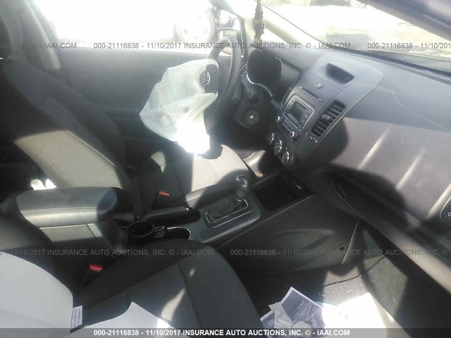 KNAFX4A63F5320289 - 2015 KIA FORTE LX GRAY photo 5