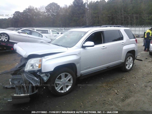 2CTALDEW0A6238153 - 2010 GMC TERRAIN SLE SILVER photo 2