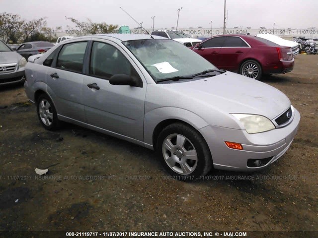 1FAHP34N07W278951 - 2007 FORD FOCUS ZX4/S/SE/SES 银色 照片 1