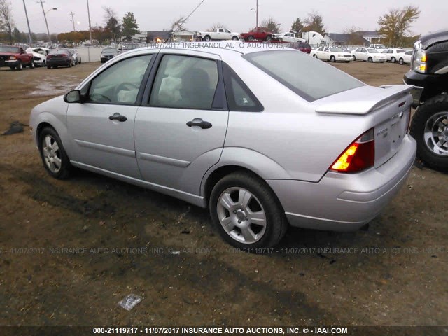 1FAHP34N07W278951 - 2007 FORD FOCUS ZX4/S/SE/SES 银色 照片 3