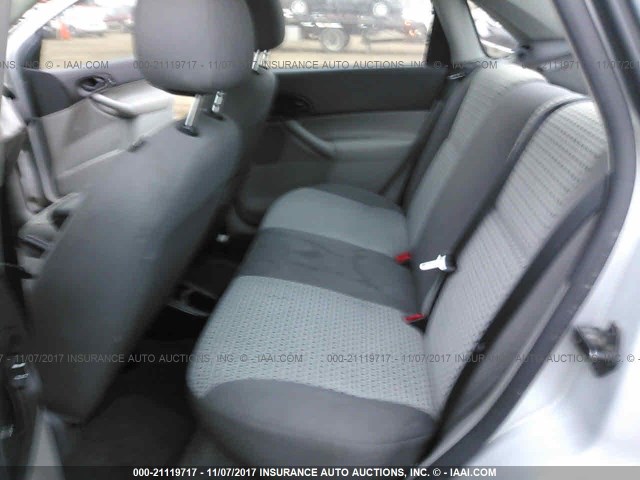 1FAHP34N07W278951 - 2007 FORD FOCUS ZX4/S/SE/SES 银色 照片 8