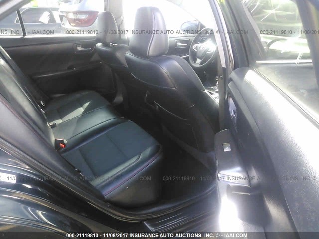 4T1BF1FK0GU116738 - 2016 TOYOTA CAMRY LE/XLE/SE/XSE Schwarz Foto 8
