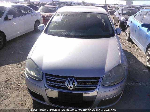 3VWRZ71K48M090300 - 2008 VOLKSWAGEN JETTA SE/SEL SILVER photo 6