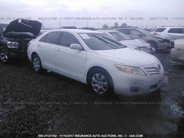 4T4BF3EK2BR171378 - 2011 TOYOTA CAMRY SE/LE/XLE Белый фото 1