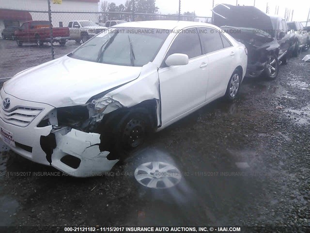 4T4BF3EK2BR171378 - 2011 TOYOTA CAMRY SE/LE/XLE Белый фото 2