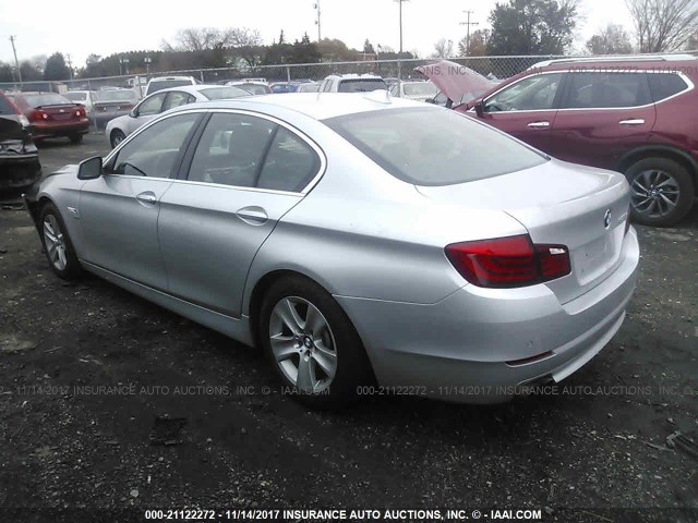 WBAXH5C54CDW10568 - 2012 BMW 528 XI SILVER photo 3