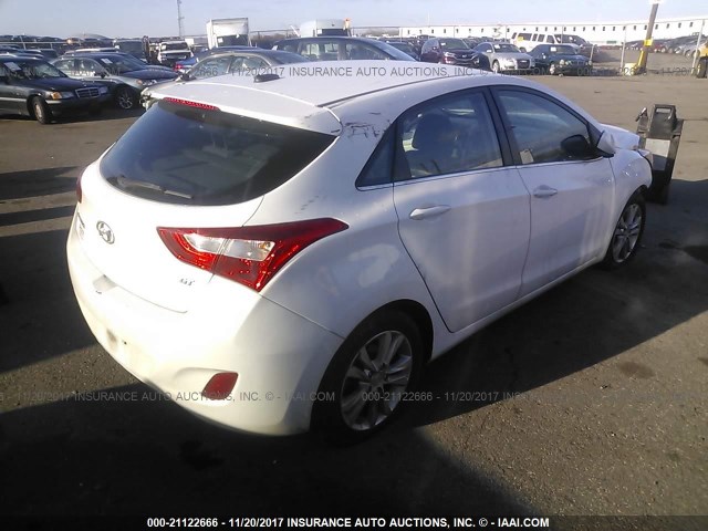 KMHD35LH9EU171512 - 2014 HYUNDAI ELANTRA GT WHITE photo 4