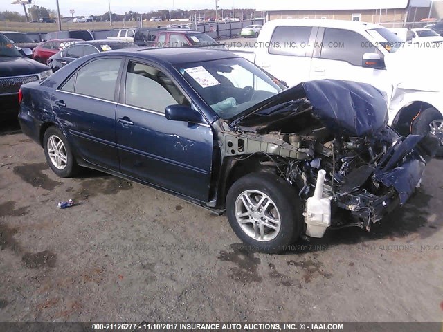 4T1BE32K23U228424 - 2003 TOYOTA CAMRY LE/XLE/SE ლურჯი ფოტო 1