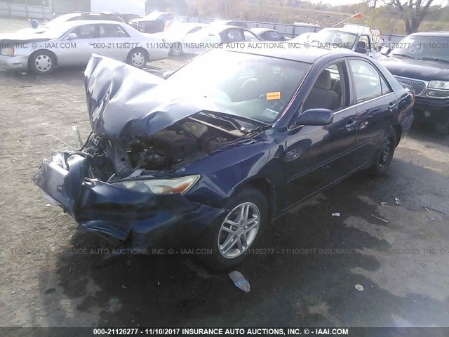 4T1BE32K23U228424 - 2003 TOYOTA CAMRY LE/XLE/SE ლურჯი ფოტო 2