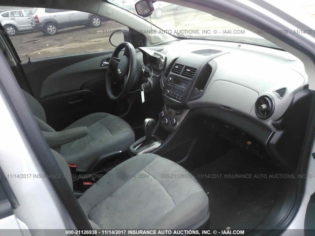 1G1JA6SH1C4150566 - 2012 CHEVROLET SONIC LS Gümüş foto 5