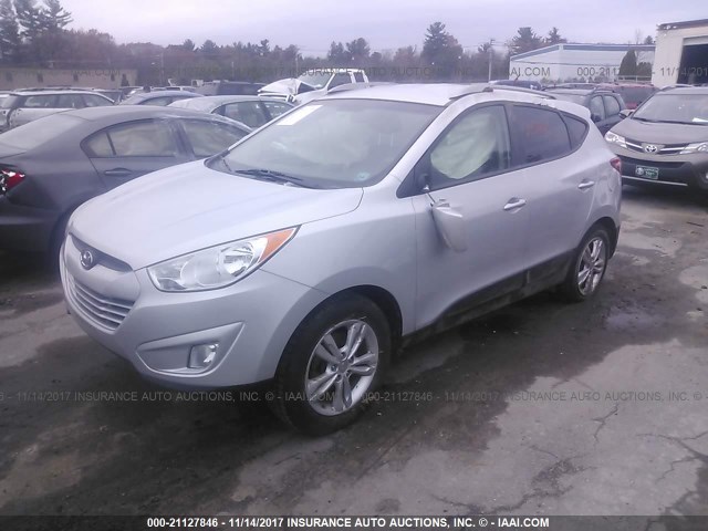 KM8JUCAC4DU738221 - 2013 HYUNDAI TUCSON GLS/LIMITED SILVER photo 2