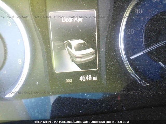 4T1BF1FK6HU329775 - 2017 TOYOTA CAMRY LE/XLE/SE/XSE ნაცრისფერი ფოტო 7