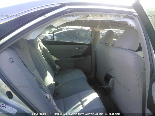 4T1BF1FK6HU329775 - 2017 TOYOTA CAMRY LE/XLE/SE/XSE ნაცრისფერი ფოტო 8