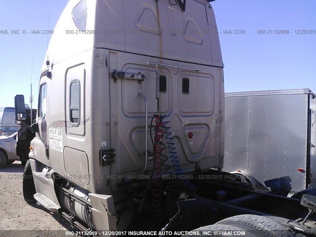 3AKJGLDR2DSBA4449 - 2013 FREIGHTLINER CASCADIA 125  BROWN photo 3