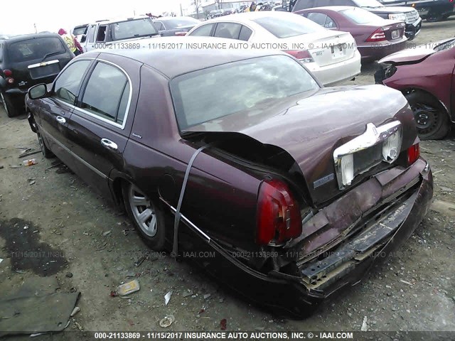 1LNHM82W7YY884809 - 2000 LINCOLN TOWN CAR SIGNATURE BURGUNDY photo 3