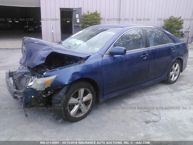 4T1BF3EK5BU591789 - 2011 TOYOTA CAMRY SE/LE/XLE Dark Blue photo 2