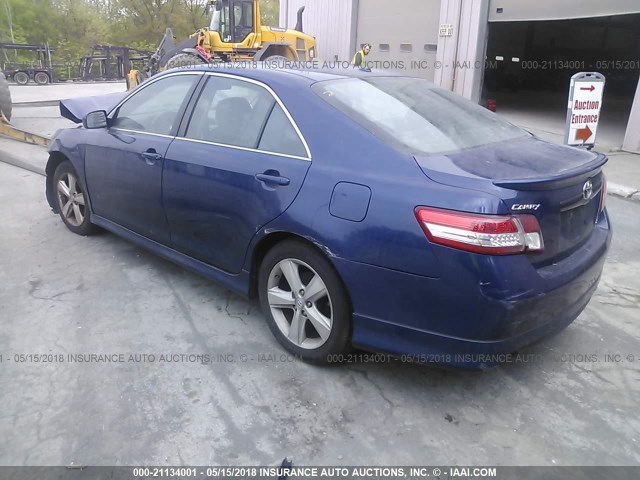 4T1BF3EK5BU591789 - 2011 TOYOTA CAMRY SE/LE/XLE Dark Blue photo 3