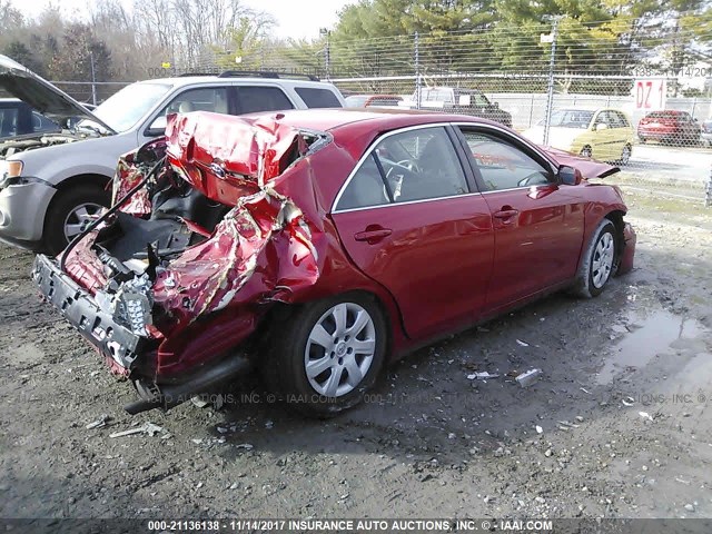 4T1BF3EKXBU181537 - 2011 TOYOTA CAMRY SE/LE/XLE RED photo 4