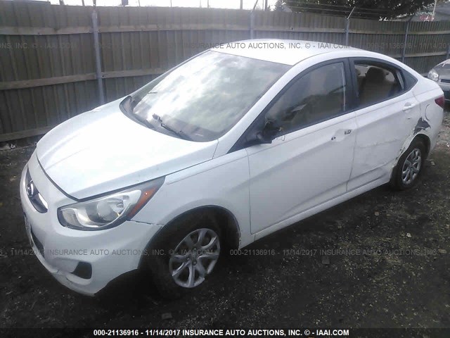 KMHCT4AEXDU333614 - 2013 HYUNDAI ACCENT GLS/GS WHITE photo 2