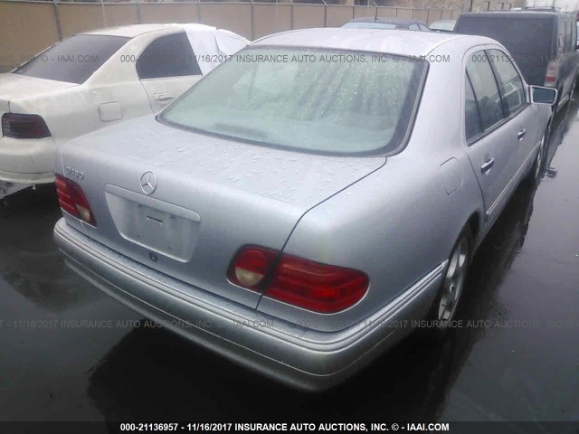 WDBJF70H9XA889224 - 1999 MERCEDES-BENZ E 430 SILVER photo 4