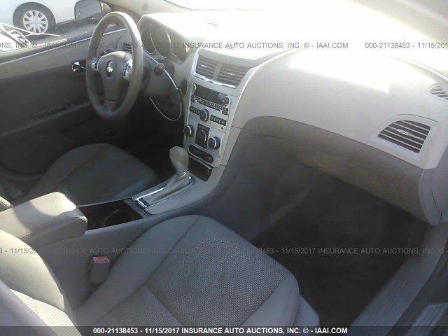 1G1ZC5EB8A4166145 - 2010 CHEVROLET MALIBU 1LT 灰色 照片 5