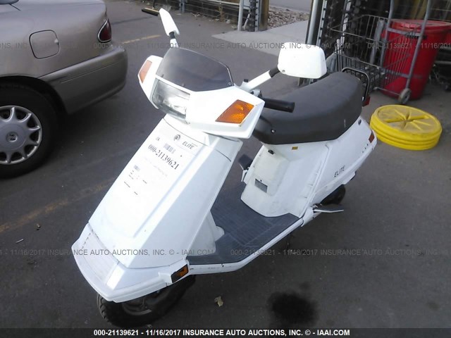 3H1HF0318KD401300 - 1989 HONDA CH80 WHITE photo 2