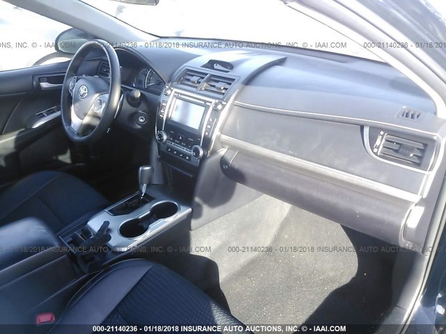 4T1BF1FK4EU317202 - 2014 TOYOTA CAMRY L/SE/LE/XLE 黑色 照片 5