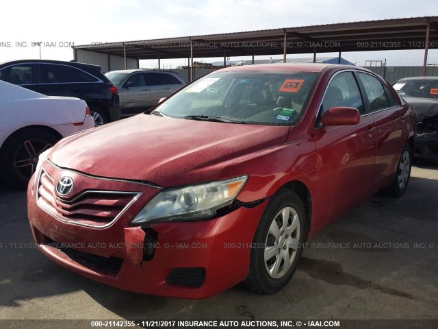 4T1BF3EKXBU717256 - 2011 TOYOTA CAMRY SE/LE/XLE RED photo 2