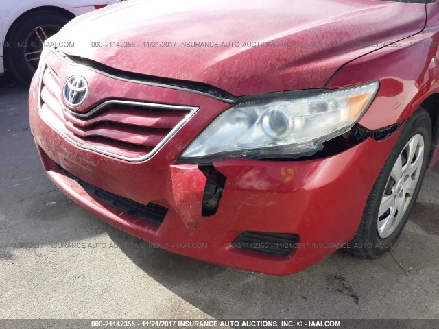 4T1BF3EKXBU717256 - 2011 TOYOTA CAMRY SE/LE/XLE RED photo 6