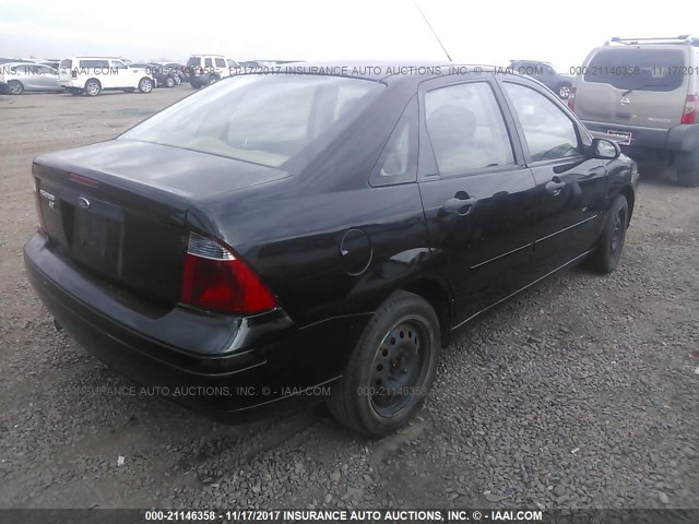 1FAFP34N67W247520 - 2007 FORD FOCUS ZX4/S/SE/SES BLACK photo 4