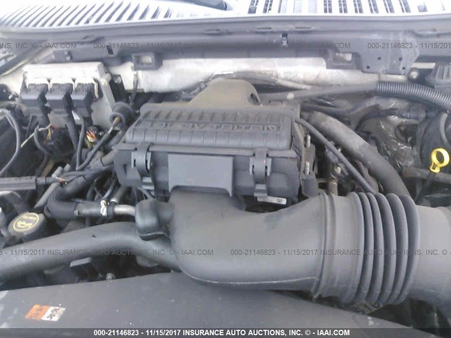 5LMFU28546LJ29921 - 2006 LINCOLN NAVIGATOR WHITE photo 10