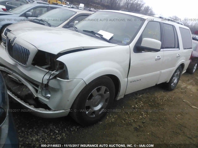 5LMFU28546LJ29921 - 2006 LINCOLN NAVIGATOR WHITE photo 2