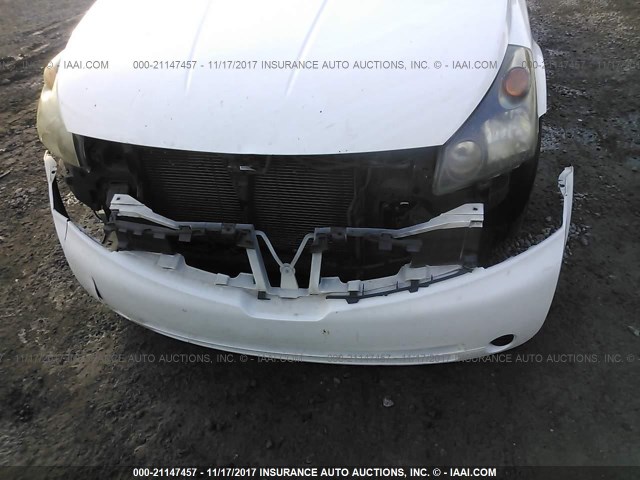 5N1BV28U58N103910 - 2008 NISSAN QUEST S/SE/SL WHITE photo 6