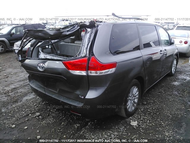 5TDYK3DC2CS224410 - 2012 TOYOTA SIENNA XLE/LIMITED GRAY photo 4