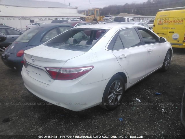 4T1BF1FK7HU354054 - 2017 TOYOTA CAMRY LE/XLE/SE/XSE WHITE photo 4