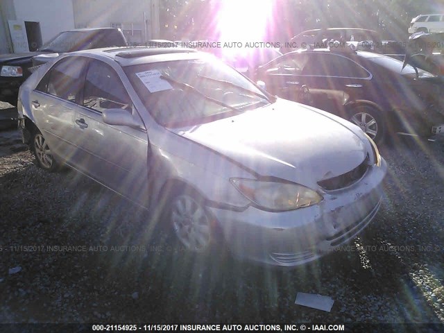 4T1BF32K72U011754 - 2002 TOYOTA CAMRY LE/XLE/SE ვერცხლისფერი ფოტო 1